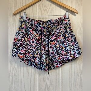Athleta Sporty Golf Tennis Pickleball Splatter Athletic Shorts Size 6 LNC